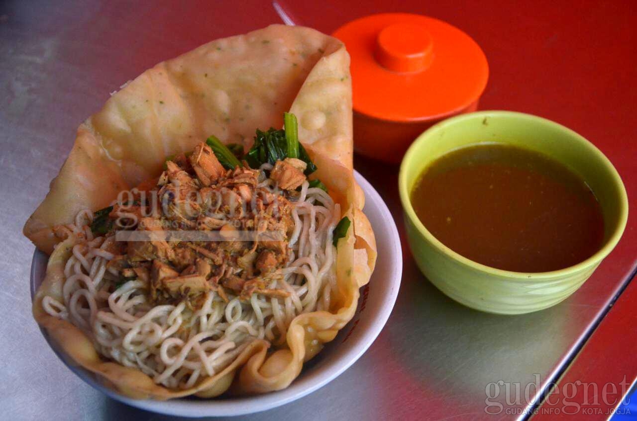 Uniknya Mie Ayam Mangkuk Pangsit di Mie Ayam Asalam