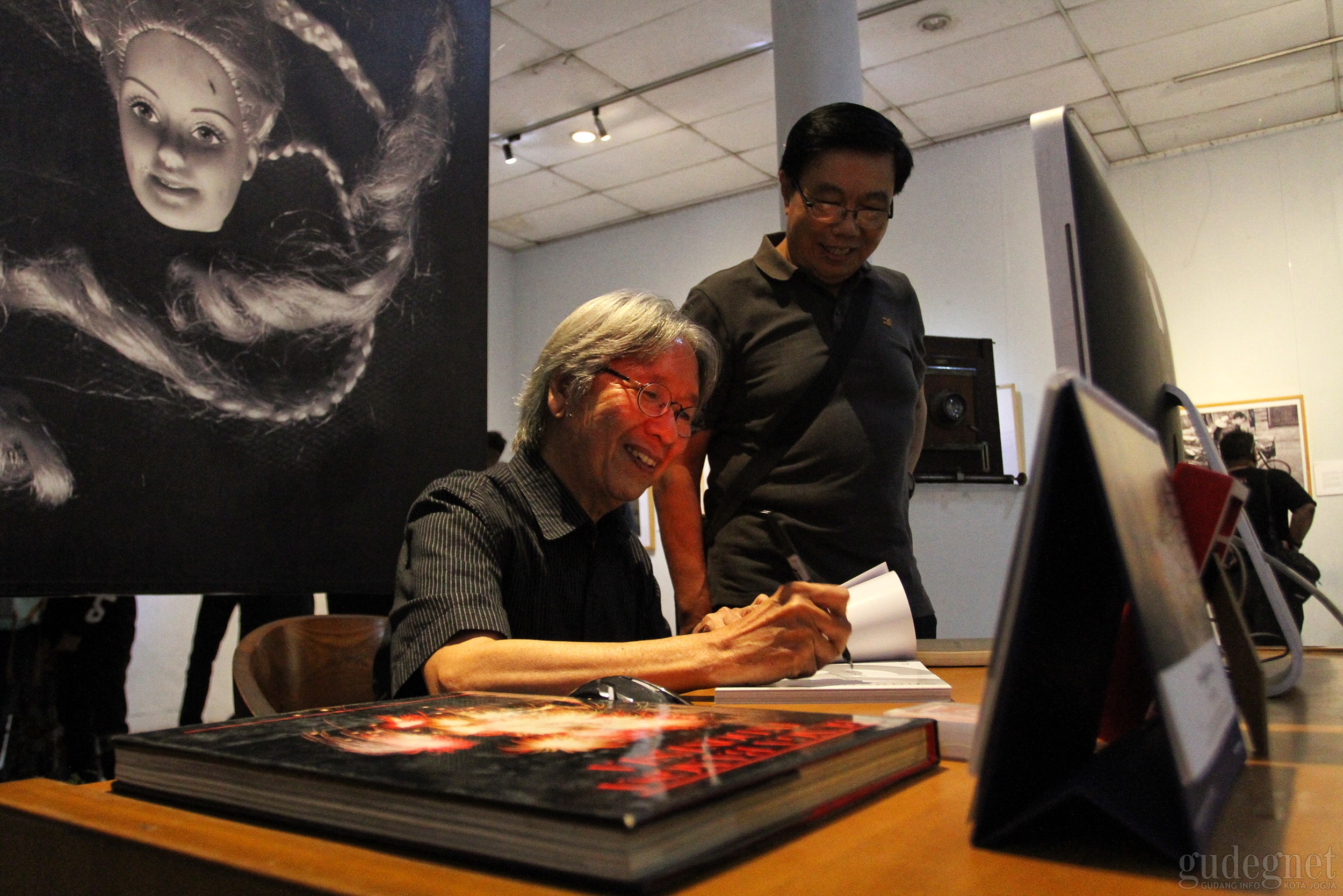 When I'm 64, Buku dan Pameran Fotografi Agus Leonardus