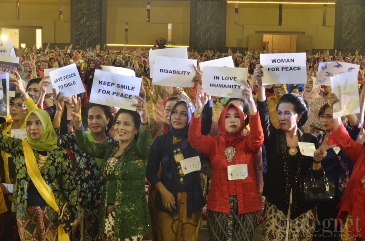 2020 Wanita Berkebaya Hadir di SCH, Pecahkan Rekor Dunia