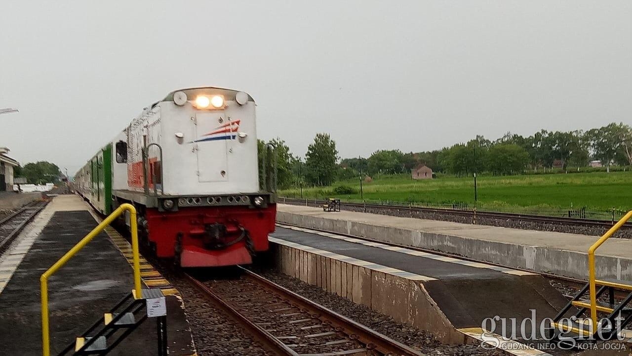 KAI Terapkan Kebijakan Social Distancing di Stasiun dan Kereta