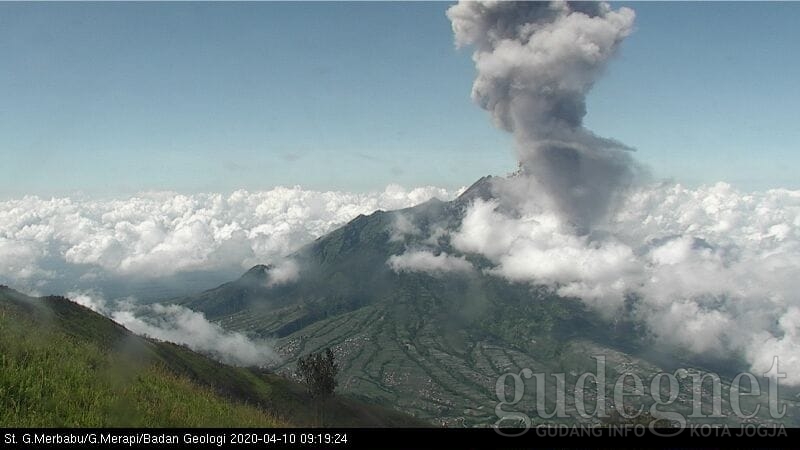 Jumat Pagi Merapi Kembali Erupsi, Warga Diimbau Tenang