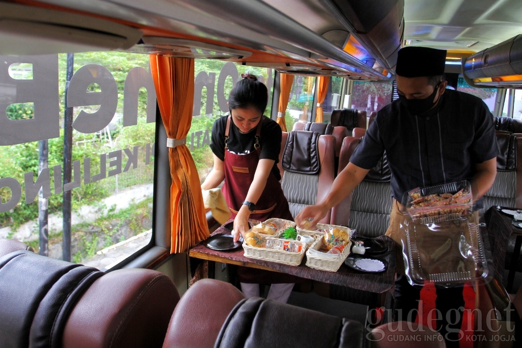 Coffee on The Bus, Sensasi Ngopi Keliling Yogyakarta di Tengah Pandemi