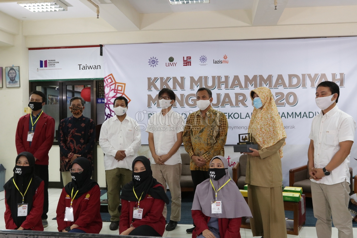 KKN 'Muhammadiyah Mengajar' Bantu Sekolah di Kulonprogo 