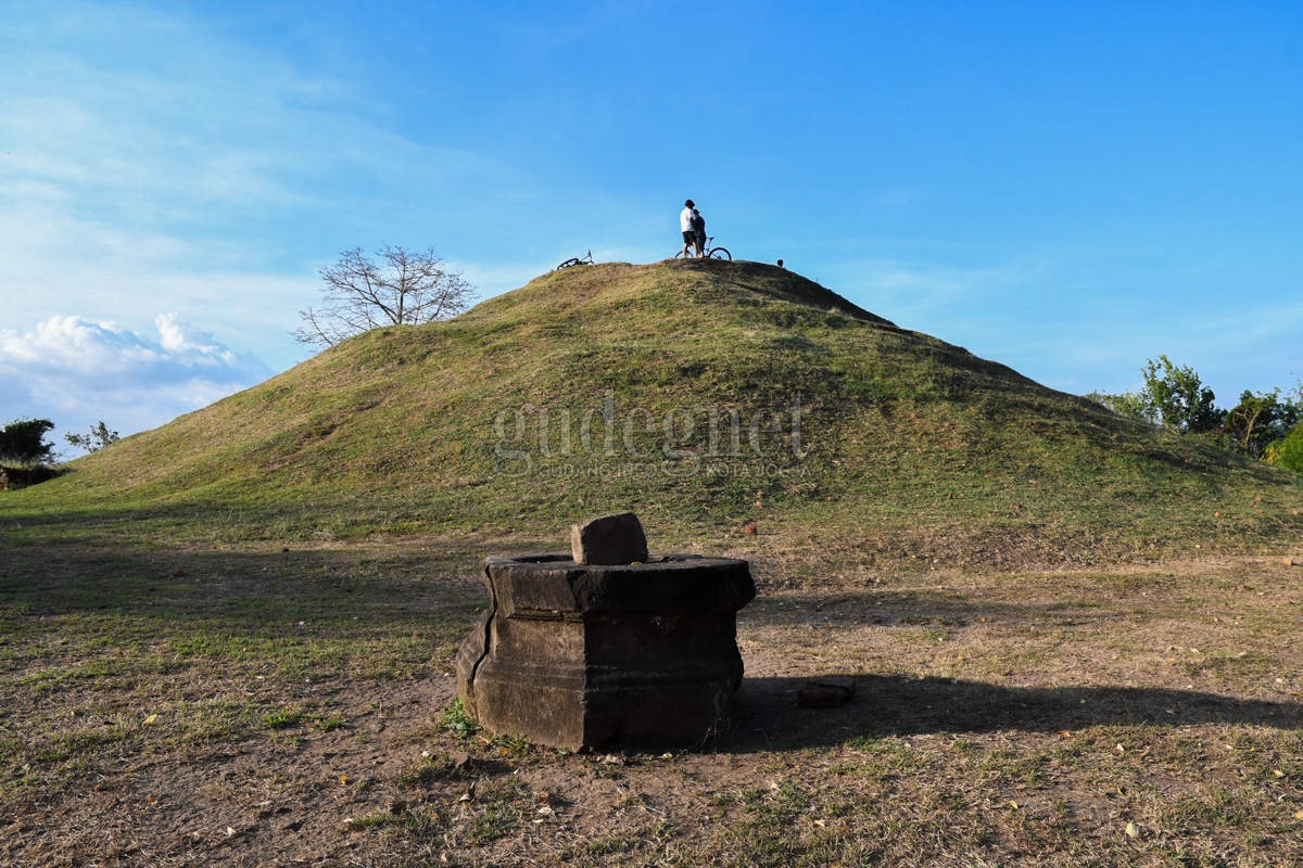 Candi Abang: Candi Cantik yang Misterius