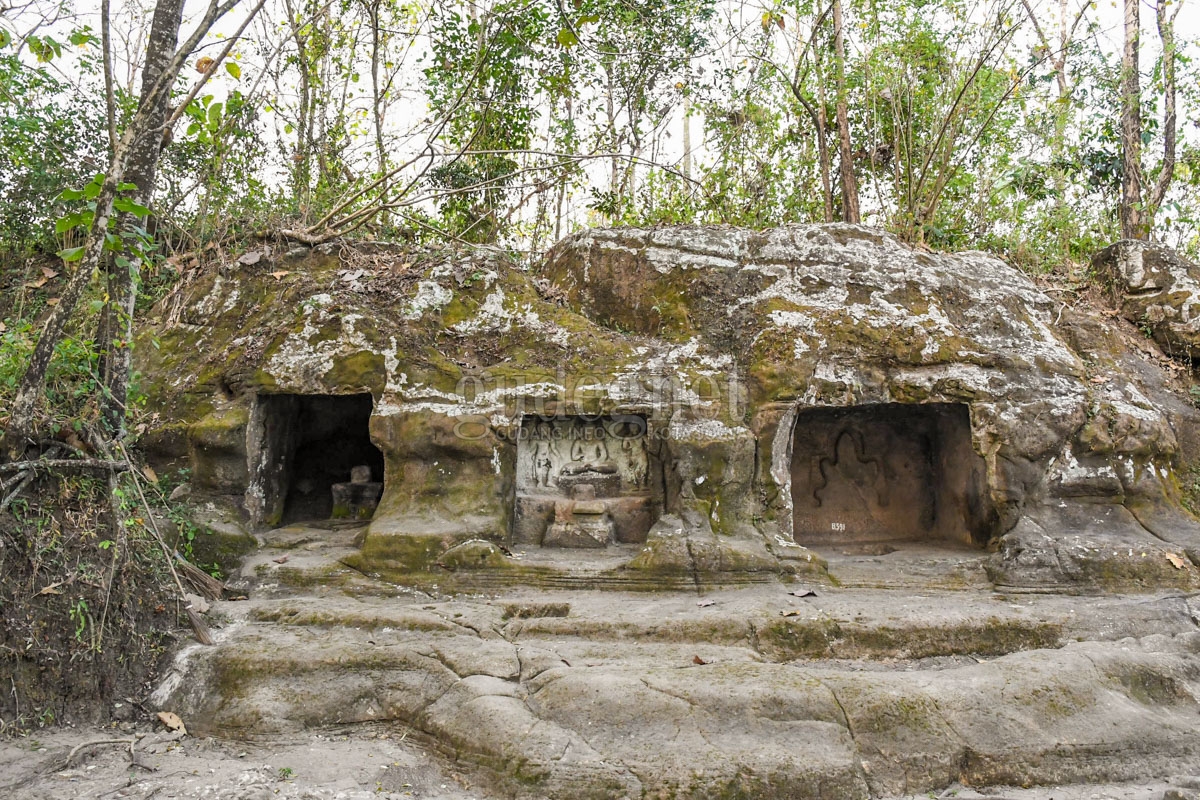 Gua Sentono, Gua Pertapaan Hindu di Tenggara Candi Abang