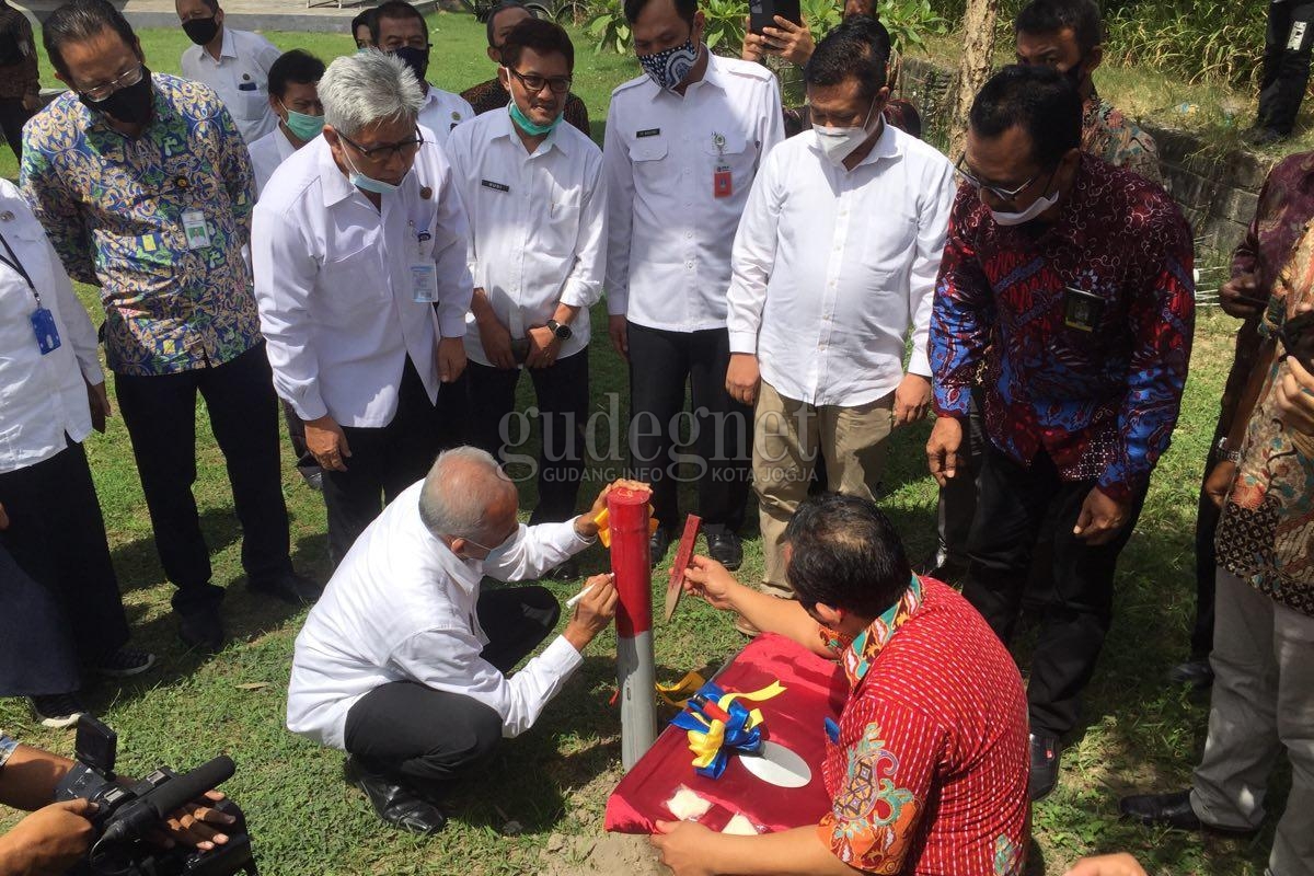 Patok Jalan Tol Jogja-Solo Mulai Dipasang