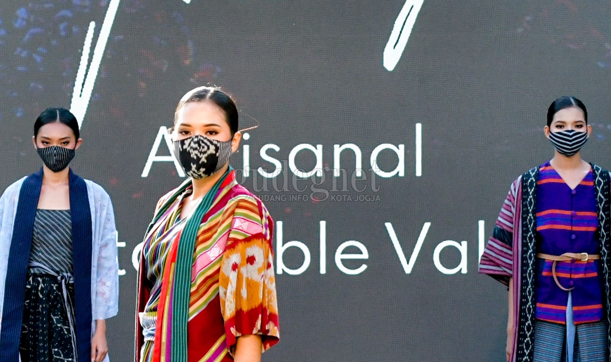 Tetap Modis dan Gaya dengan Bermasker