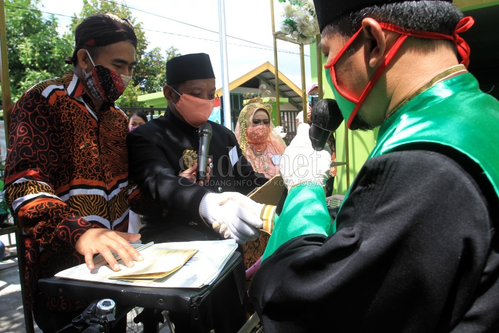 Awalnya Tidak Percaya ada Nikah Bareng, Akhirnya Pria ini Resmi Jadi Suami