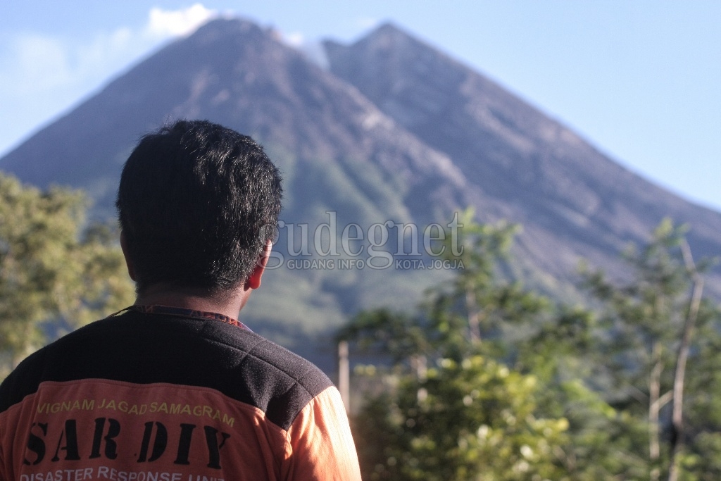 Pemkab Sleman Keluarkan Status Darurat Merapi