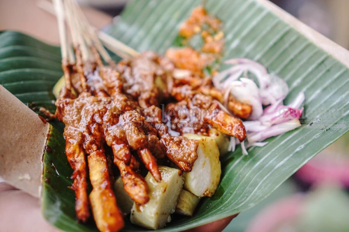 Lima Rekomendasi Tempat Makan Sate, Dijamin Nagih