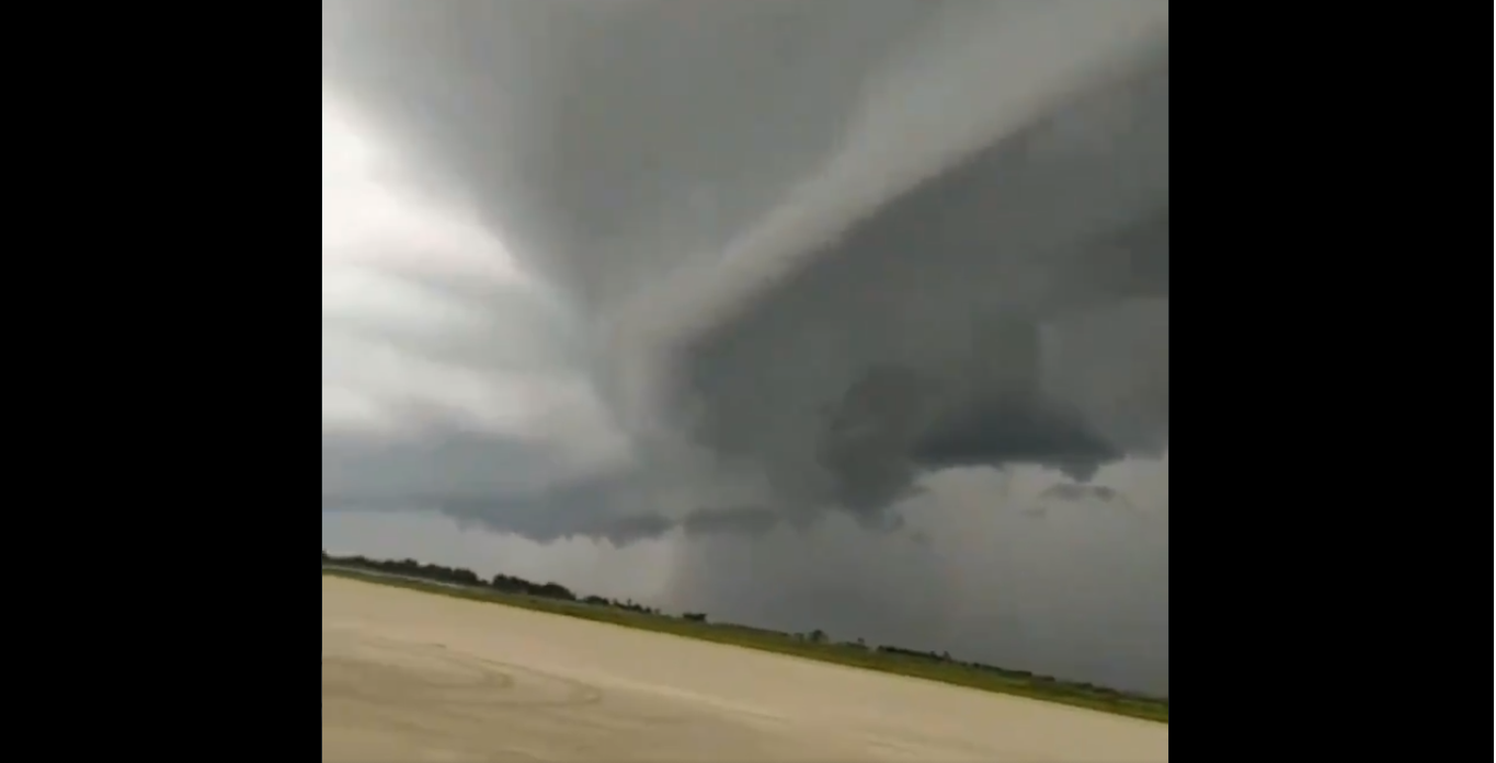 Fenomena Awan Menggulung, Ini Kata Kepala Meteorologi YIA