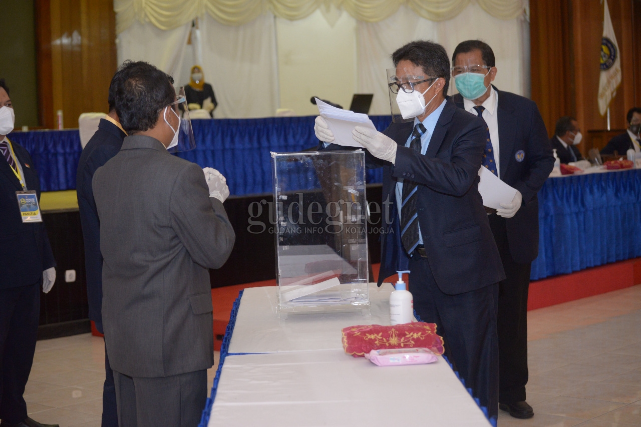 Prof Sumaryanto Terpilih Menjadi Rektor UNY Periode 2021-2025