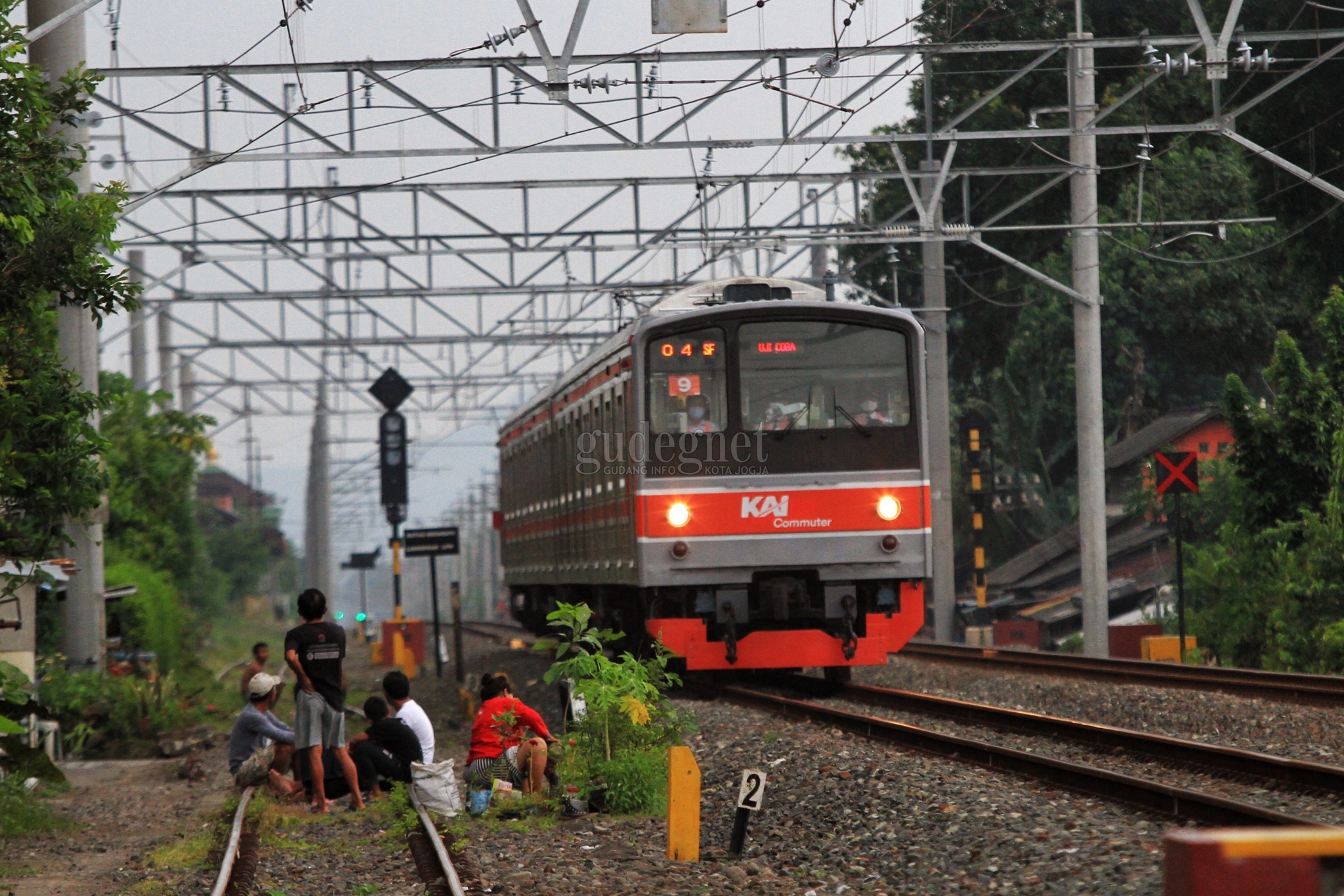 KRL Resmi Beroperasi, 20 Perjalanan PP Setiap Harinya