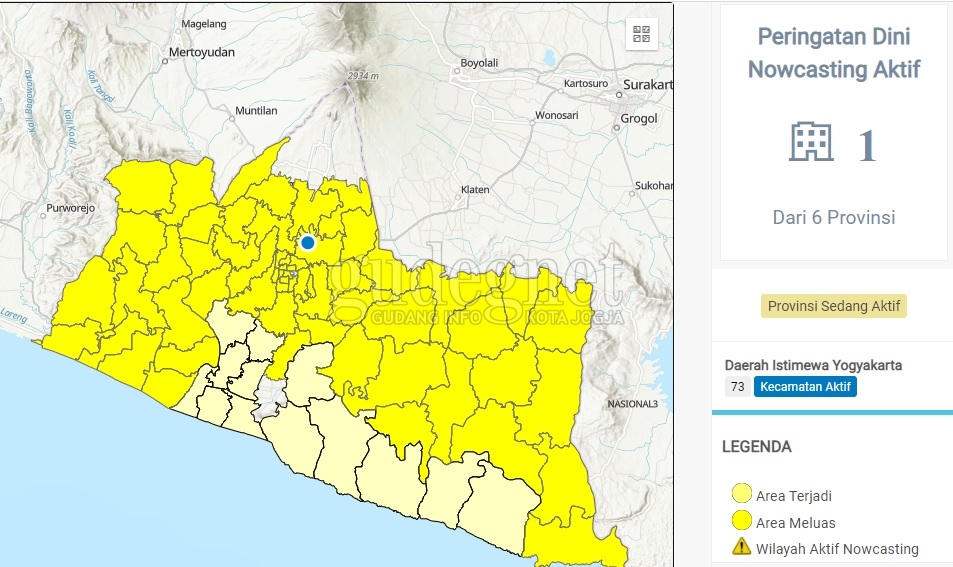 Peringatan Dini BMKG: Hujan Lebat dengan Petir dan Angin Kencang