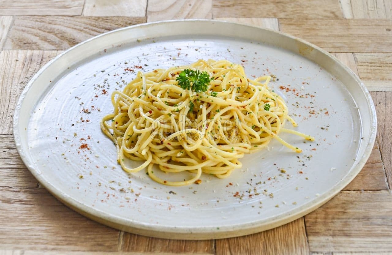 Resep Pasta Aglio e Olio Otentik Mudah Anti Gagal