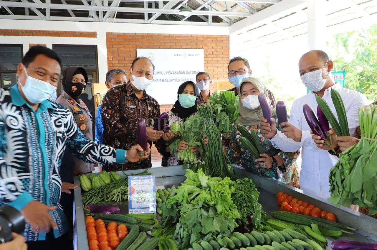 Bangsal Titik Kumpul Sayur Pertemukan Petani dengan Pengecer dan Pedagang Besar