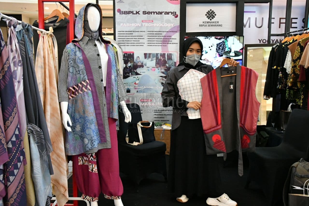 Tips Padu Padan Baju Muslim Casual ala Vika ''Baevicca'' Vilanti 