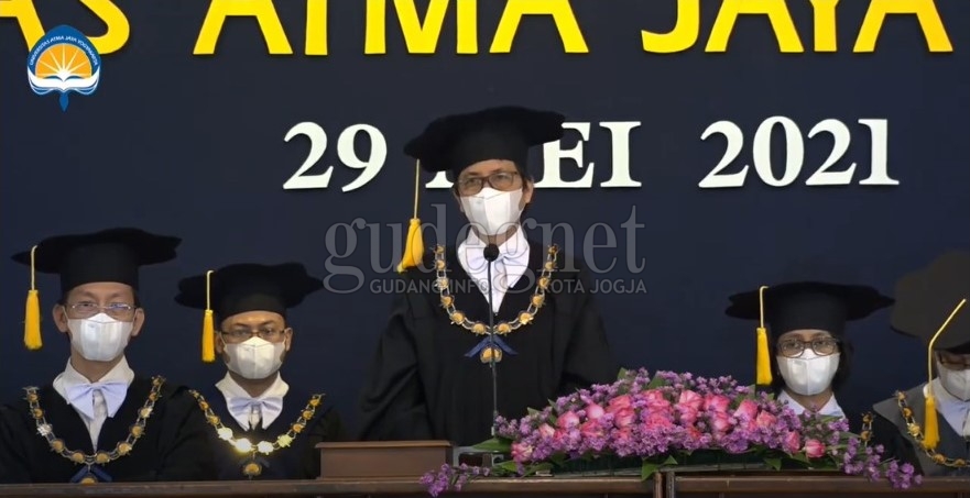 Wisuda Daring UAJY, Rektor: Inovasi dan Kreativitas Kata Kunci Penting