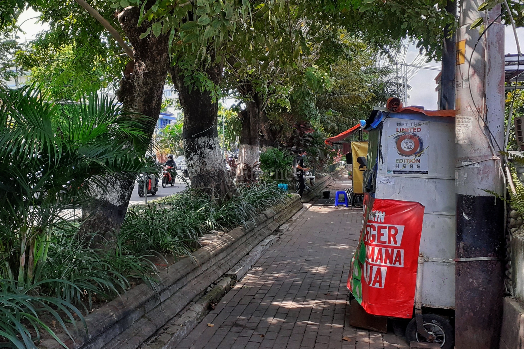 PKL Jalur Pedestrian Galeria-Gramedia Direlokasi di Dua Lokasi