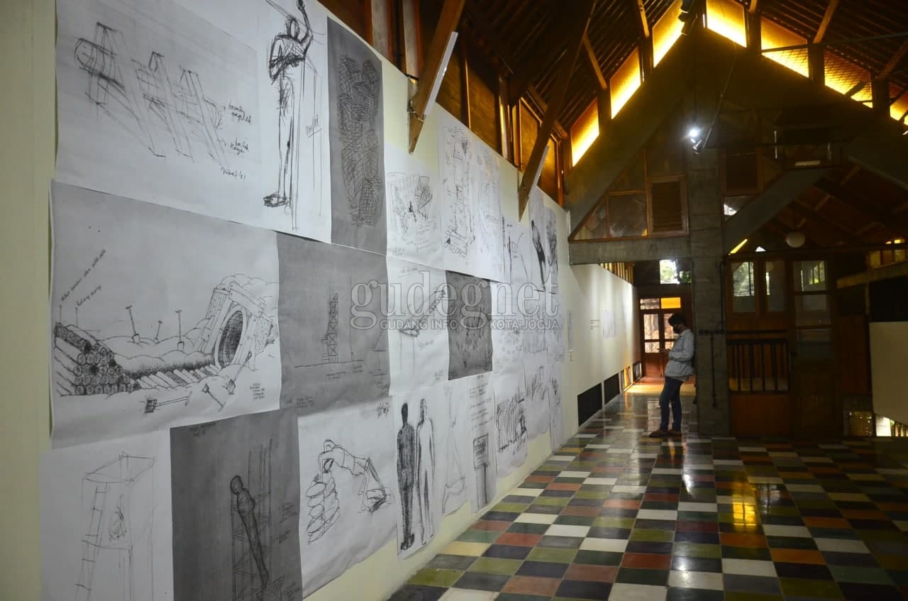 Pameran 'Teks Garis Bentuk' Suguhkan Karya Sketsa dan Drawing 