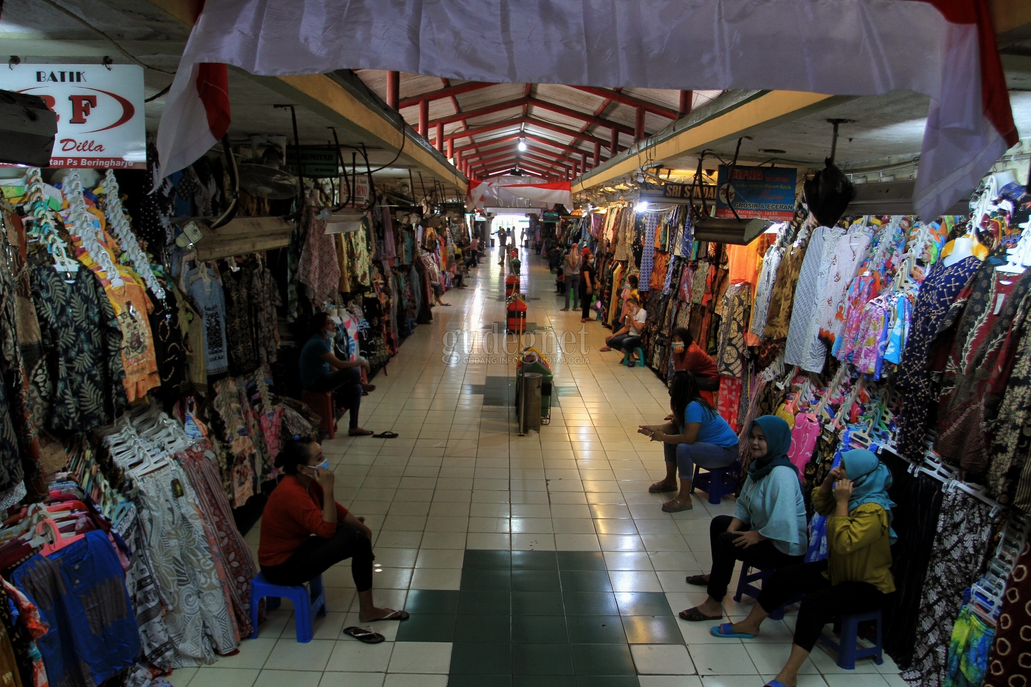 Pasar Tradisional Nonesensial Kembali Buka