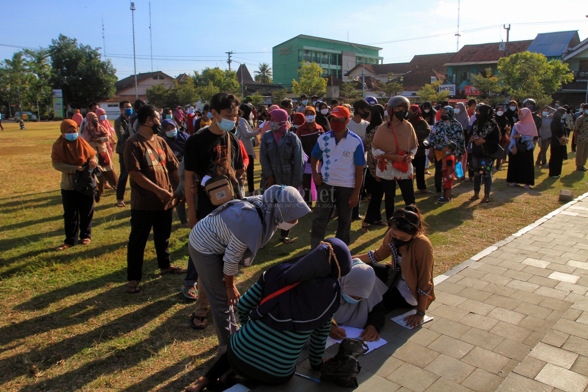 Warga Serbu Angkringan Vaksinasi di Paseban Bantul