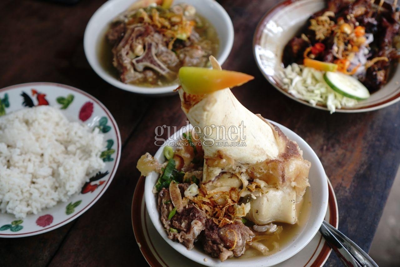 Rekomendasi Lima Makanan Berkuah, Bakmi Jawa hingga Lontong Kikil