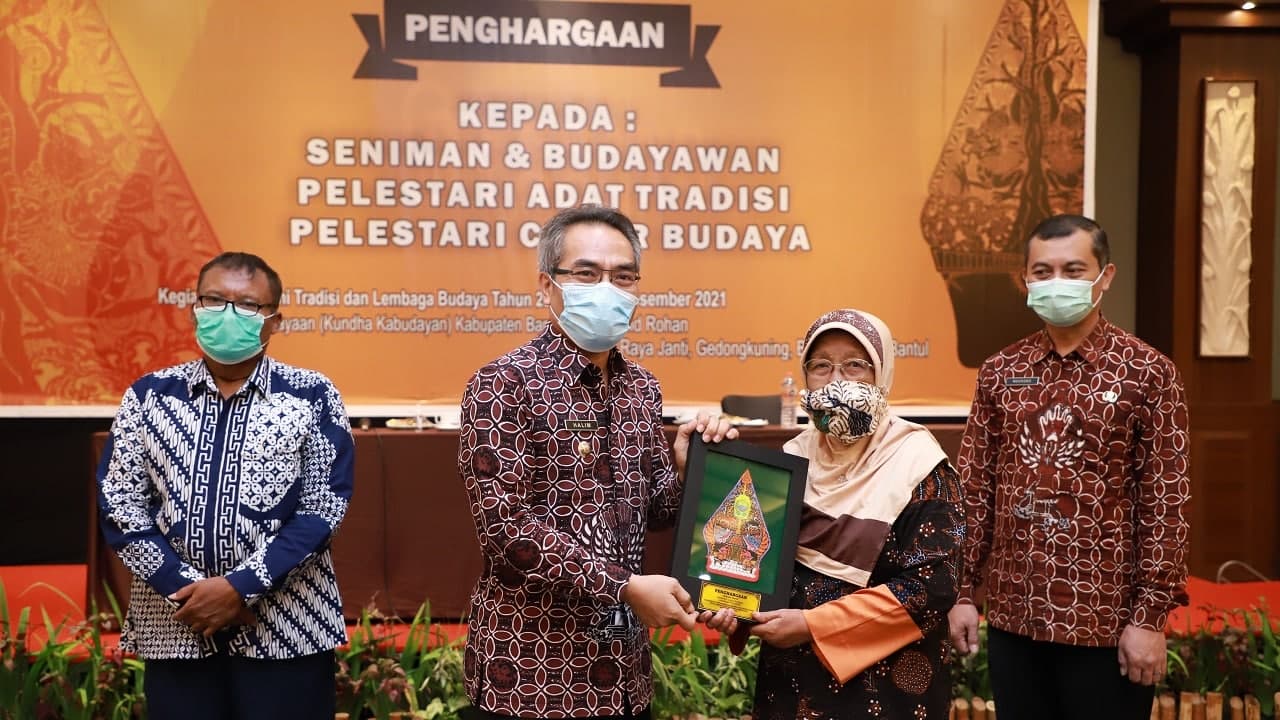 Bantul Beri Penghargaan Kepada Pelaku Seni Budaya 