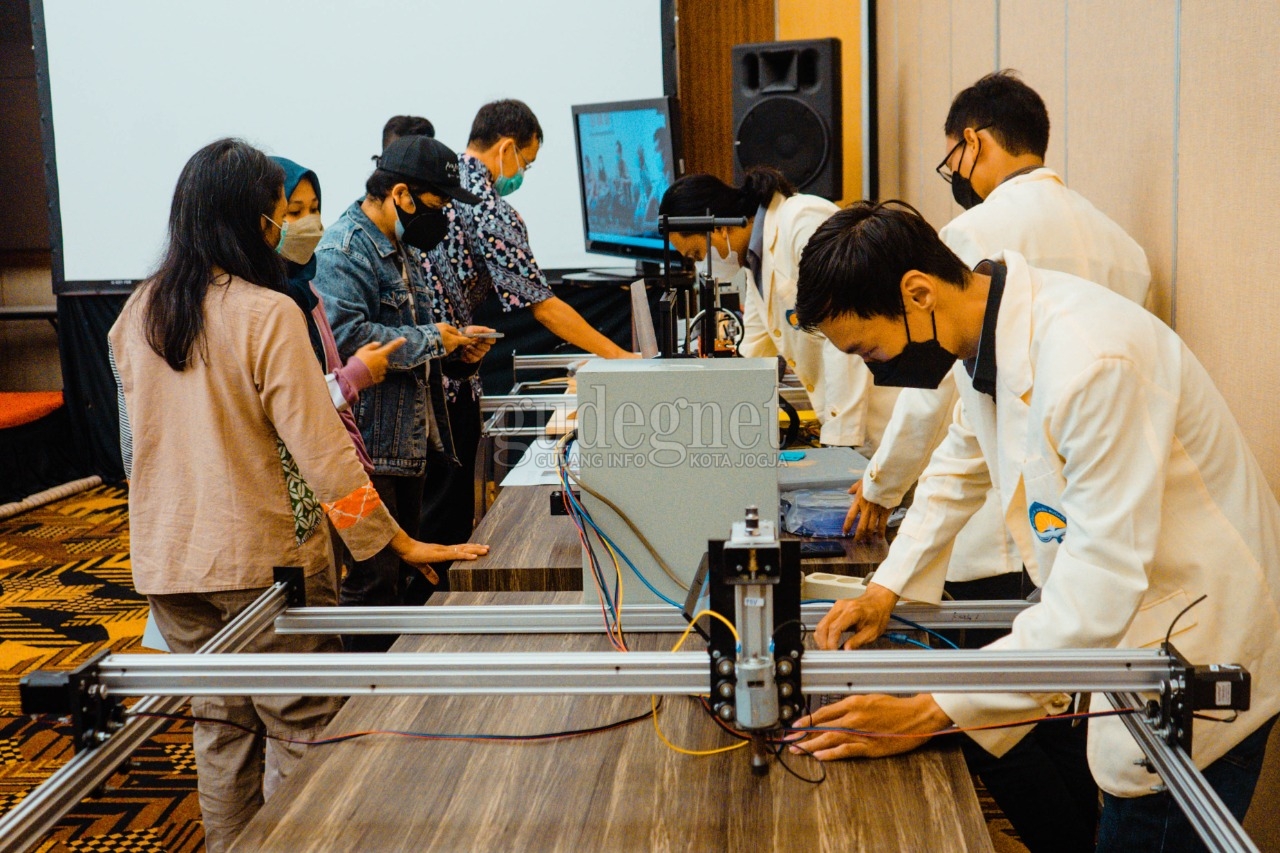 UAJY Adakan Pameran Karya Penelitian MBKM dan Pengabdian Unggulan 2021