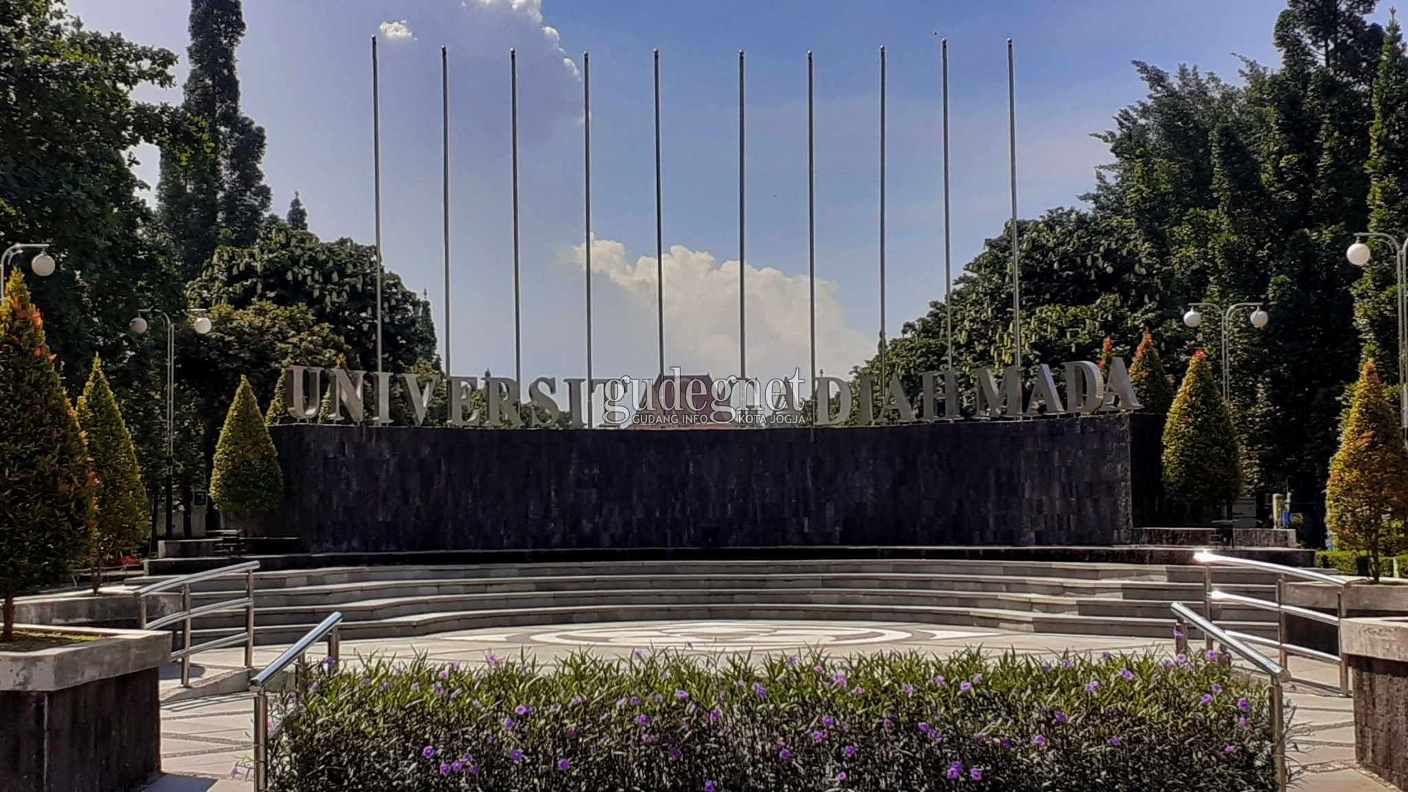 UGM Masuk 10 Besar Dunia dengan Interaksi Tertinggi di Instagram