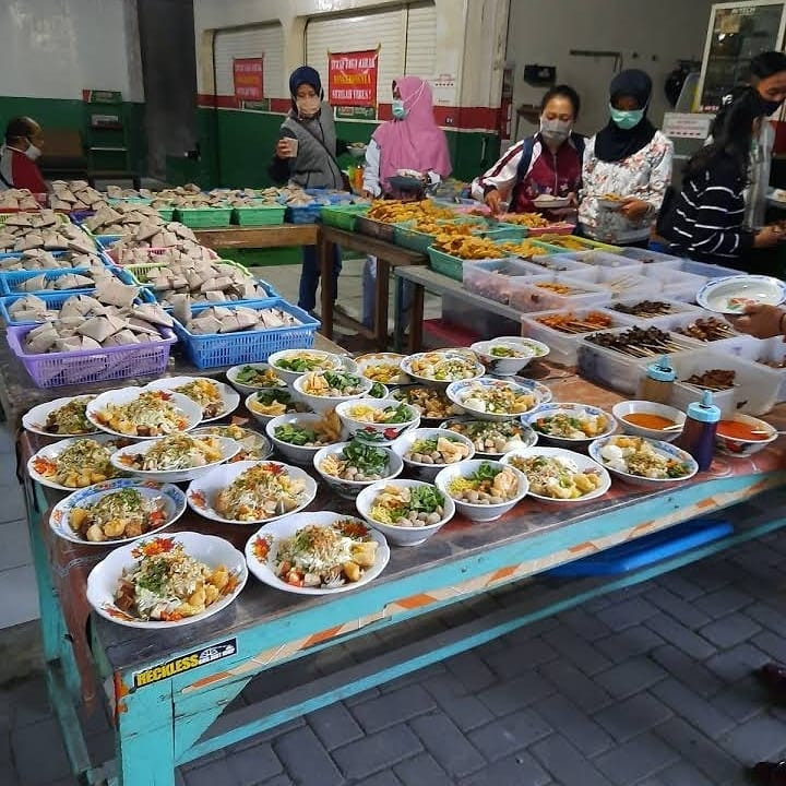 Market Angkring Sajikan 33 Macam Nasi Kucing