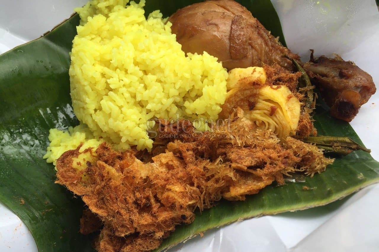 Nasi Kuning Muna Cung, Andalan untuk Makan Pagi 