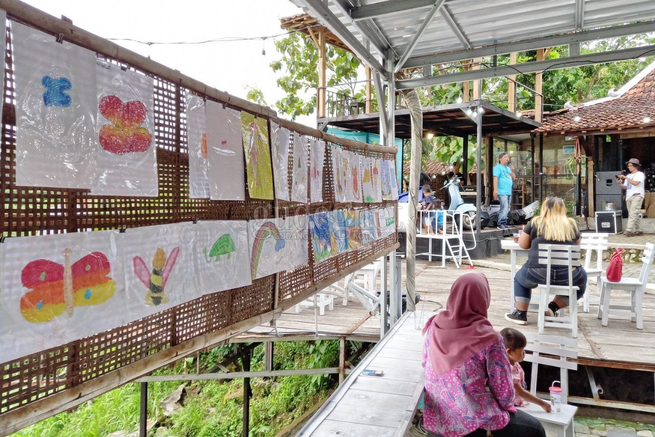 Pameran Sewu Lukisan Anak #4, saat Djoko Pekik Angon Wayah