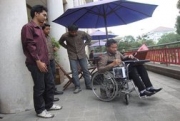 Kursi Roda berpenggerak Gelombang Otak