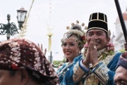 GKR Hayu dan KPH Notonegoro Kirab Menuju Kepatihan