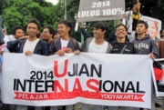 Bukan Konvoi, tapi Bagi-bagi 600 Nasi Bungkus