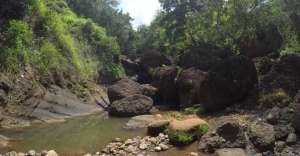 Treking Asik Menuju Air Terjun Sewu Watu