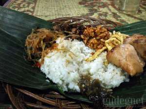 Menikmati Pedasnya Nasi Langgi Pak Man