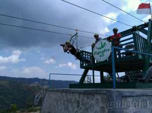 Pacu Adrenalin di Flying Fox Terpanjang se-Asia Tenggara