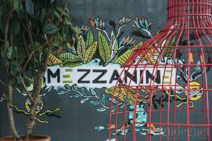 Mezzanine Eatery and Coffee: Kopi, Steak, Musim Panas