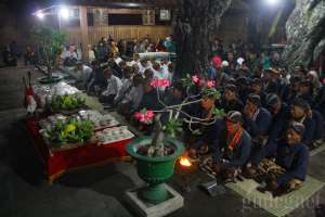 Tradisi Jenang Suran Menyambut Tahun Baru Islam 1440H di Makam Raja Mataram Kotagede