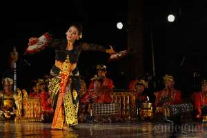 Tari Legong,Buka Panggung Asia Tri Jogja 
