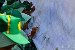Peringati Hari Batik, 5000 Siswa Muhammadiyah Membatik Bersama