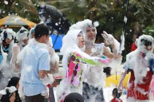 Isi Liburan Nyepi 2019, Jogja Bay Waterpark Gelar Bubble Foam Party