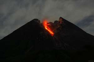 Hari Ini, Merapi Keluarkan Lava Pijar Sejauh 1,4 Km