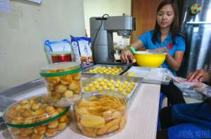 Bisnis Kue Kering dengan Omzet Puluhan Juta