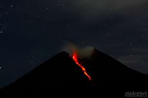 Merapi Gugurkan Lava Enam Kali