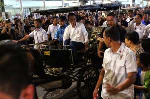 Naik Andong, Gaya Presiden Jokowi Habiskan Malam di Yogyakarta