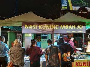 Nasi Kuning Mbah Jo, Penyelemat Lapar Tengah Malam