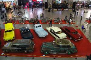 Pencinta Otomotif Tumplek di Kustomfest 2019